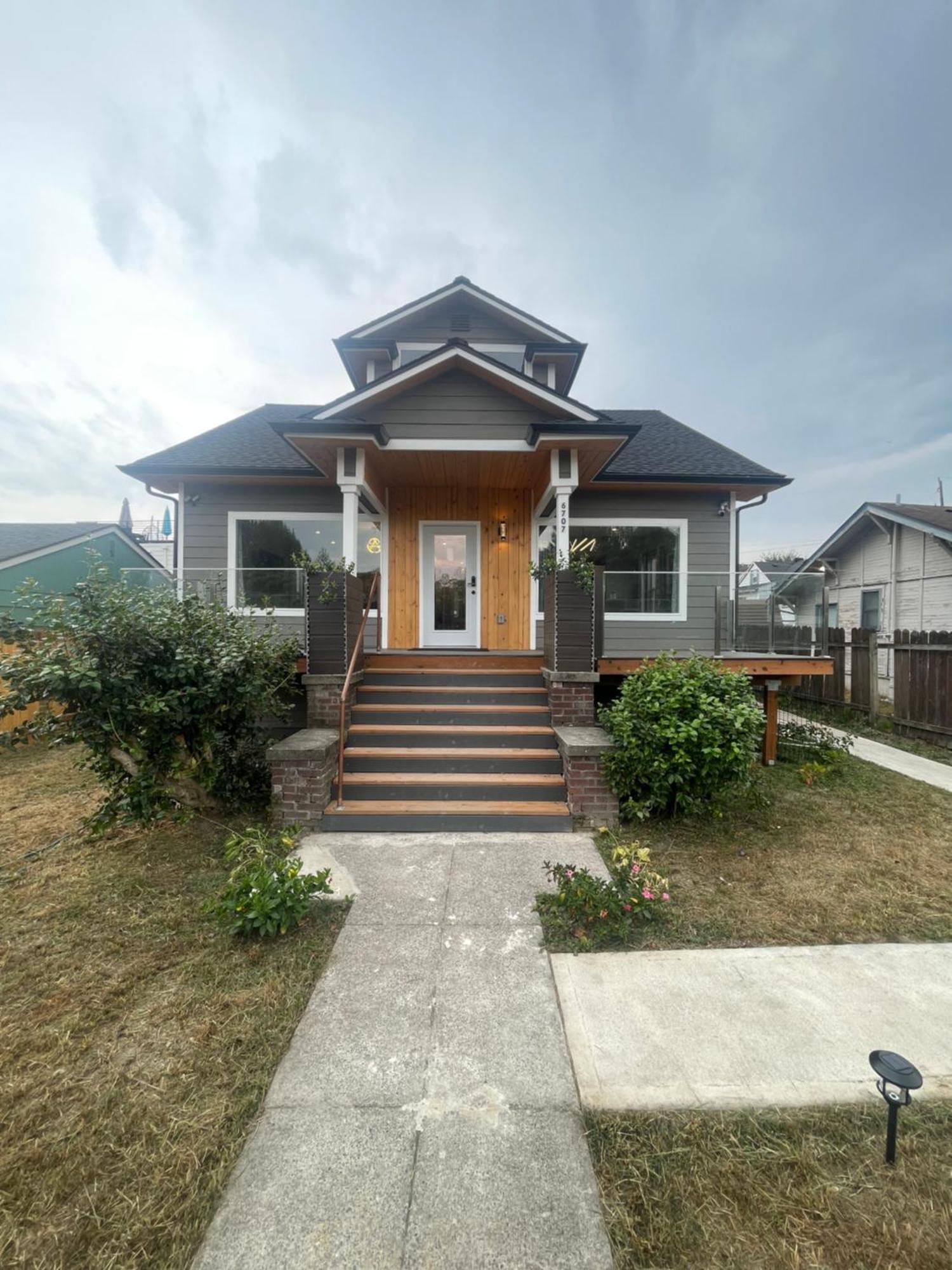 Green Lake 1St Line Home B With Central Air Conditioners Сиатъл Екстериор снимка